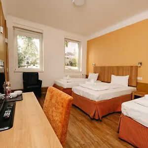 Metro Hotel