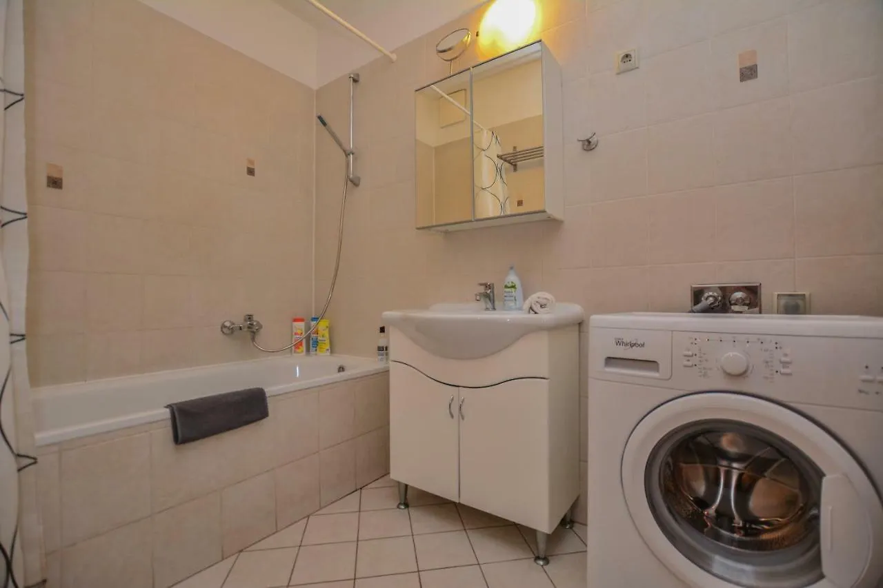 Design Free Parking Apartment In City Center Budapest Hungary