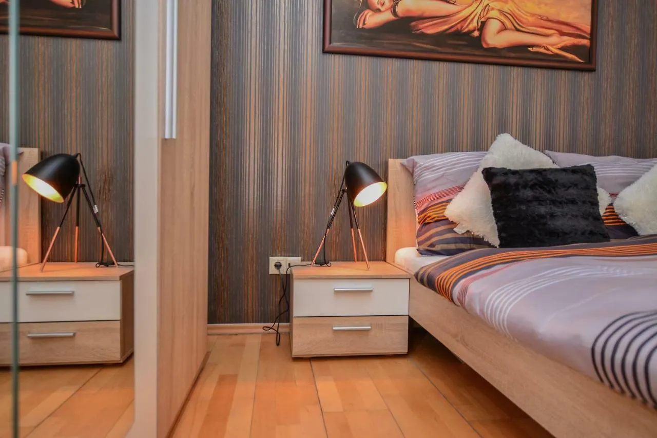 Design Free Parking Apartment In City Center Budapest