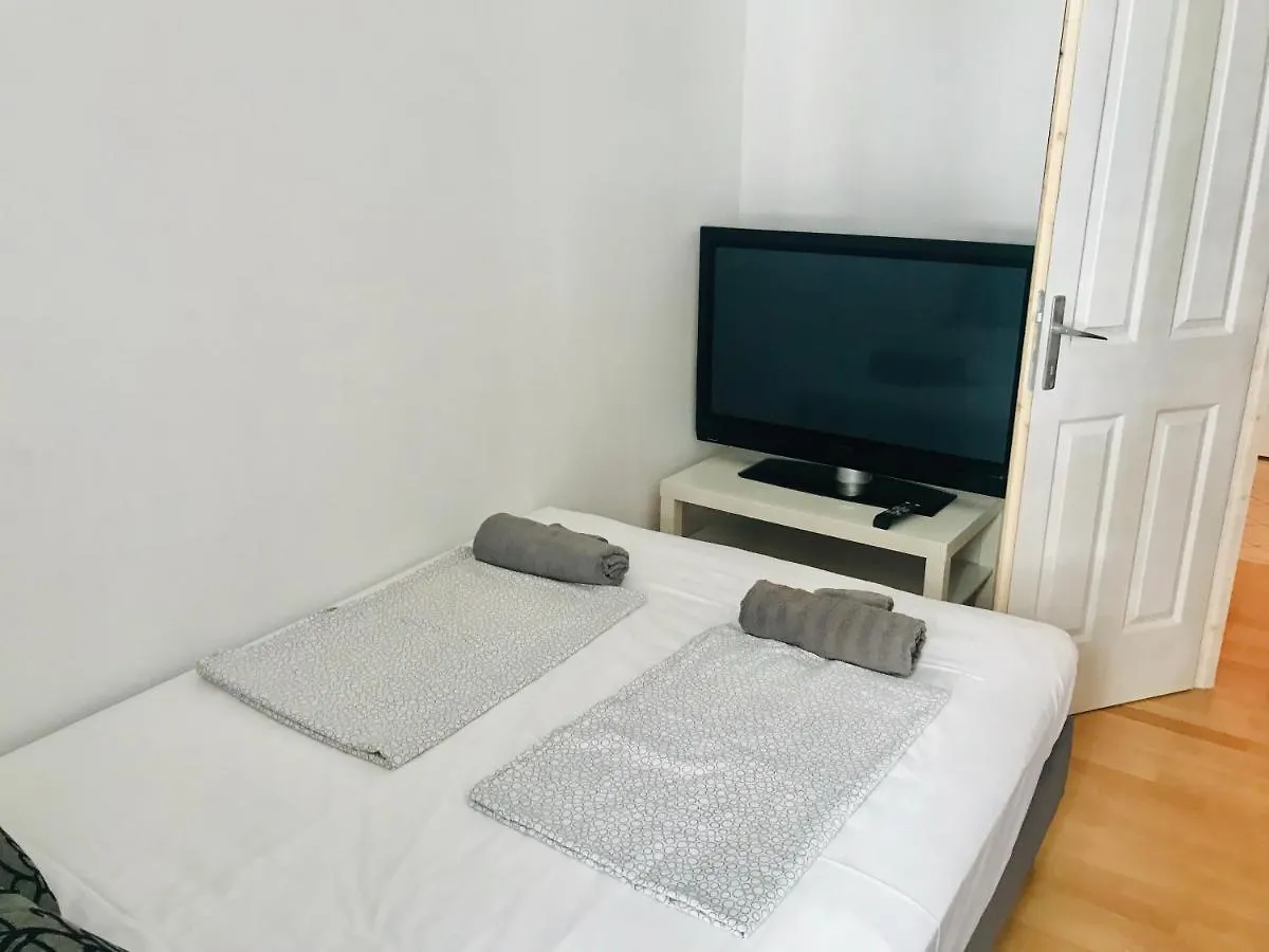Design Free Parking Apartment In City Center Budapest