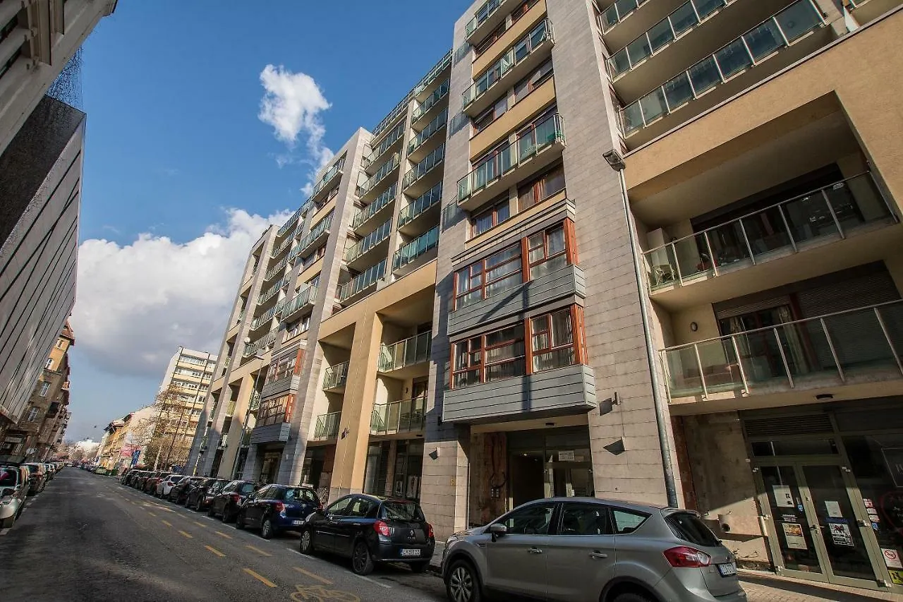 Design Free Parking Apartment In City Center Budapest Hungary