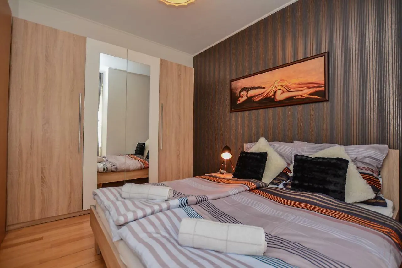 Design Free Parking Apartment In City Center location